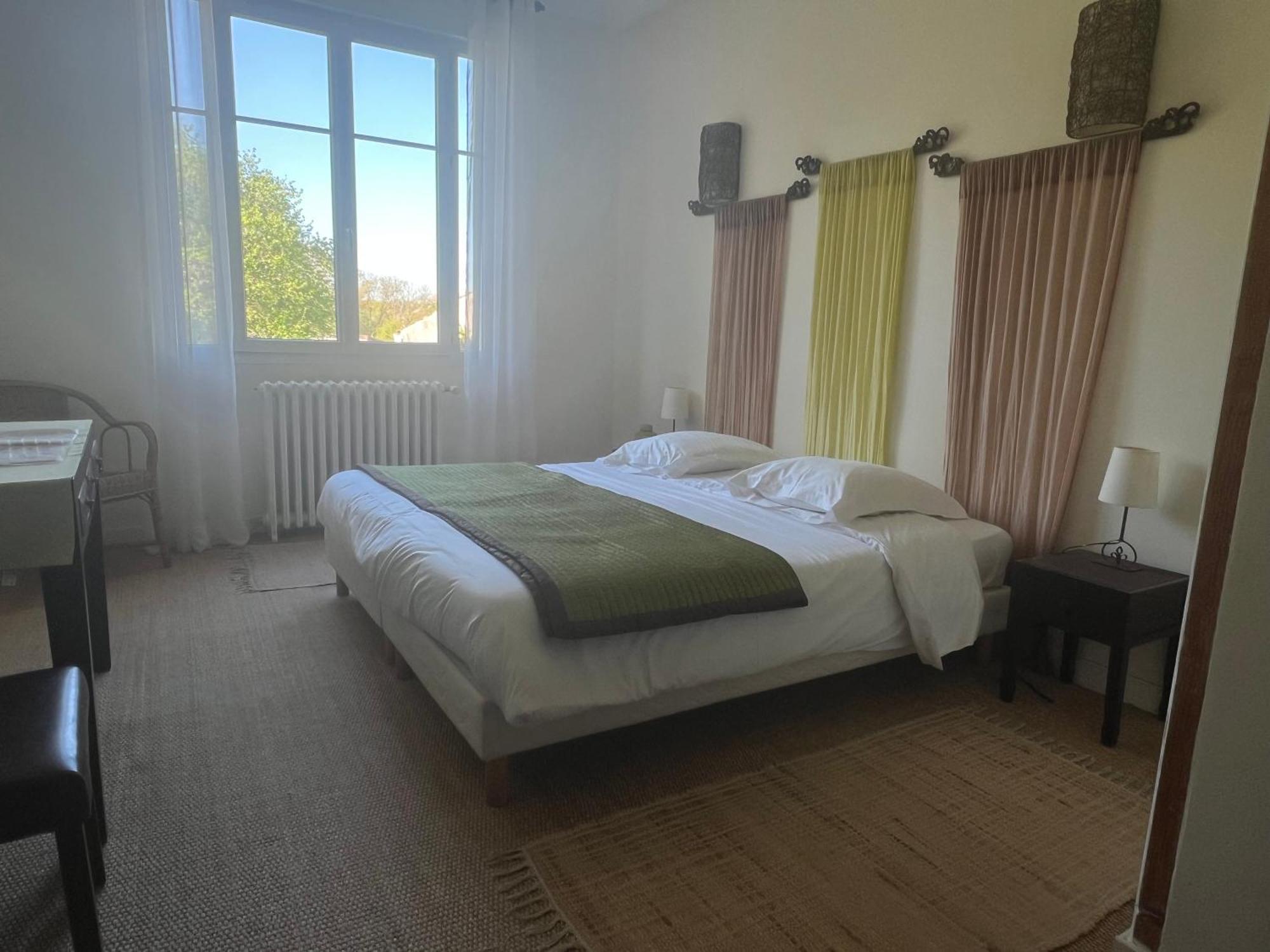 La Villa Camille Ла-Креш Экстерьер фото